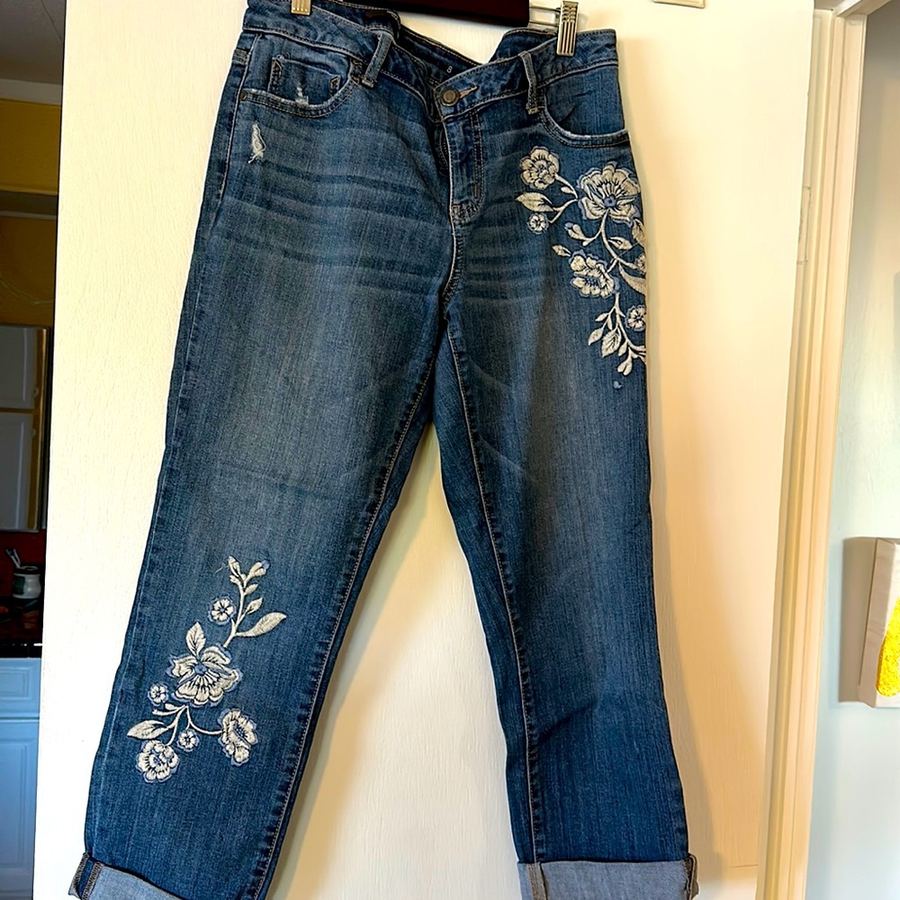Capri jeans.